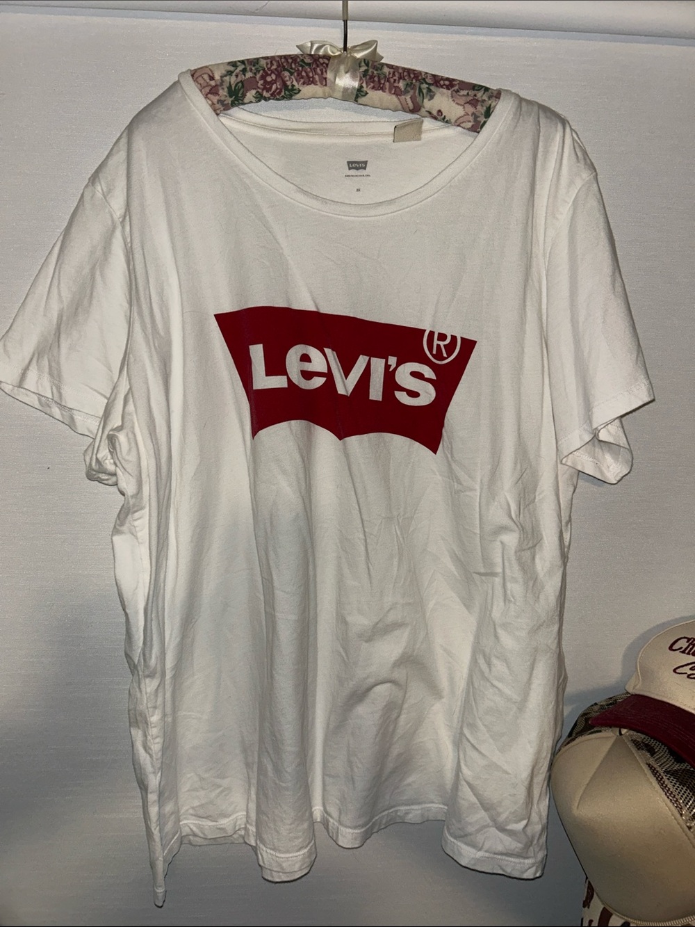 Levi's White Short Sleeve Tee with Red Batwing Logo